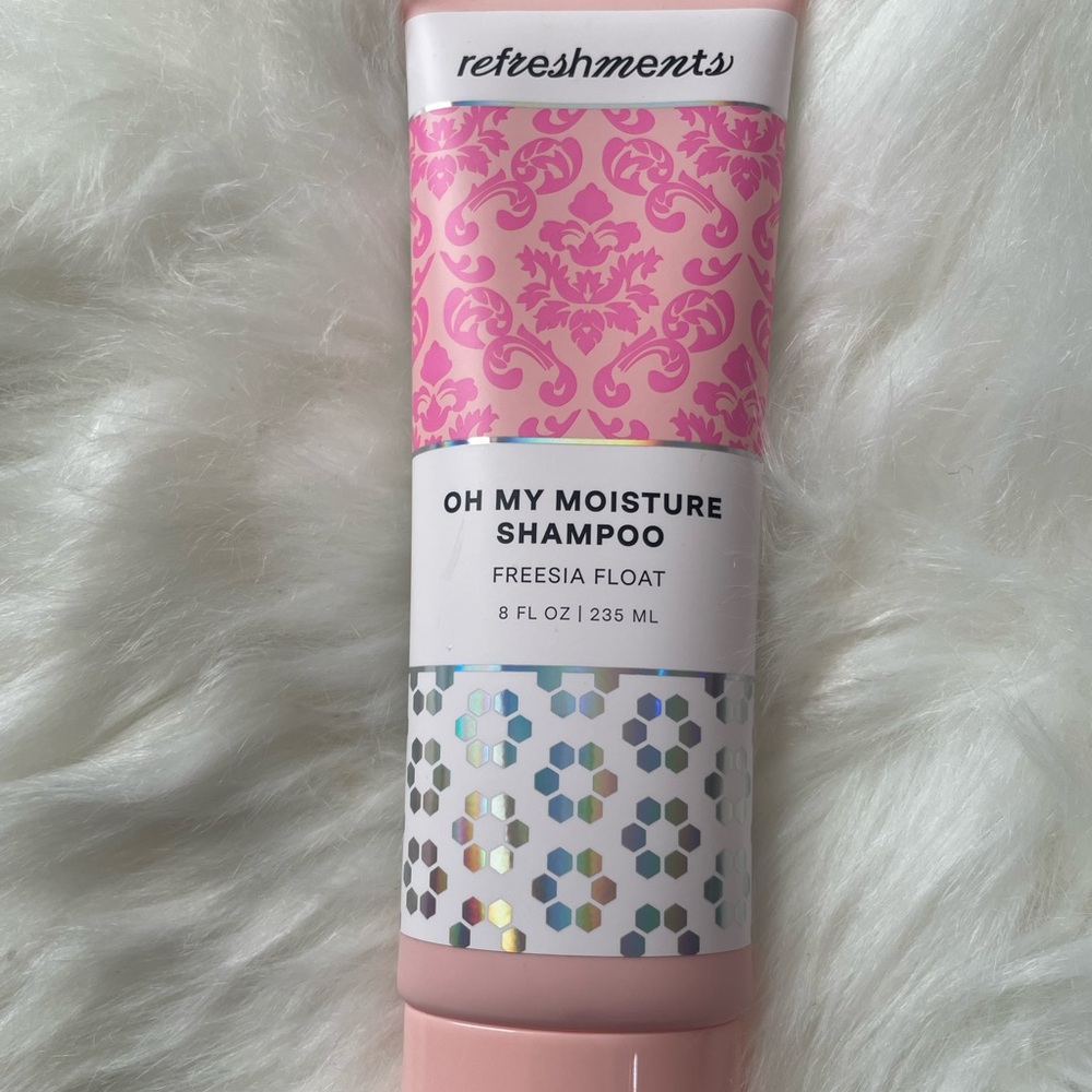 Refreshments Oh My Moisture Shampoo in Freesia Float 8 fl oz NWOB & Sealed